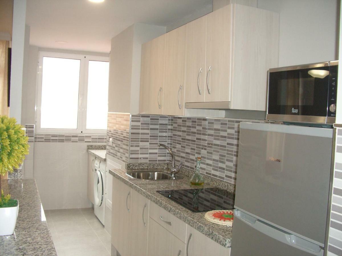 Paseo Maritimo De Poniente Apartment Malaga Exterior photo